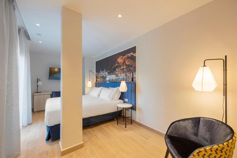 Superior Double Room with Terrace image 3