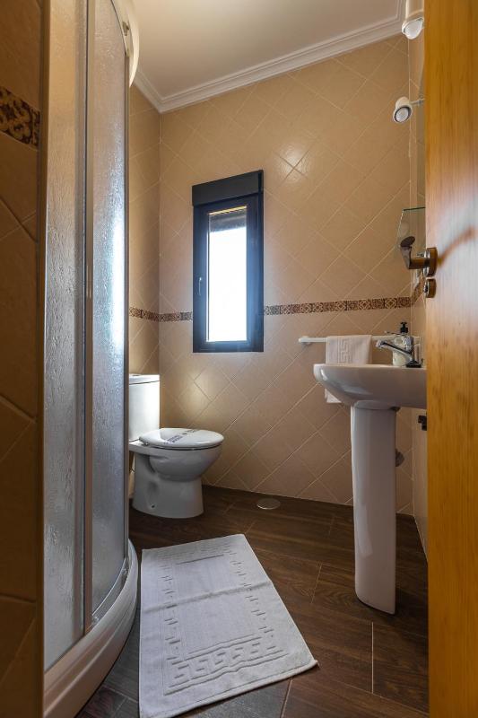 APARTAMENTO BOLONIA SUR B - image 8