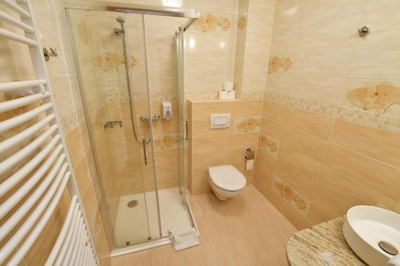 Quadruple Room image 1