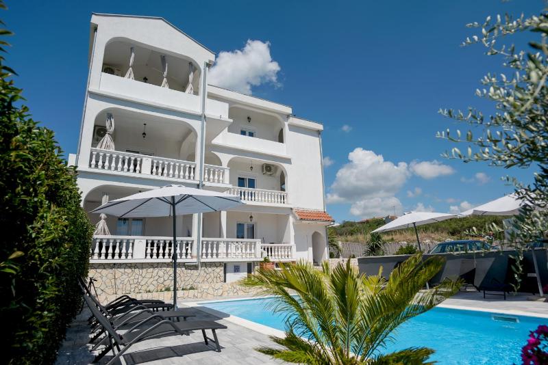 Villa Natura with private pool - image 25