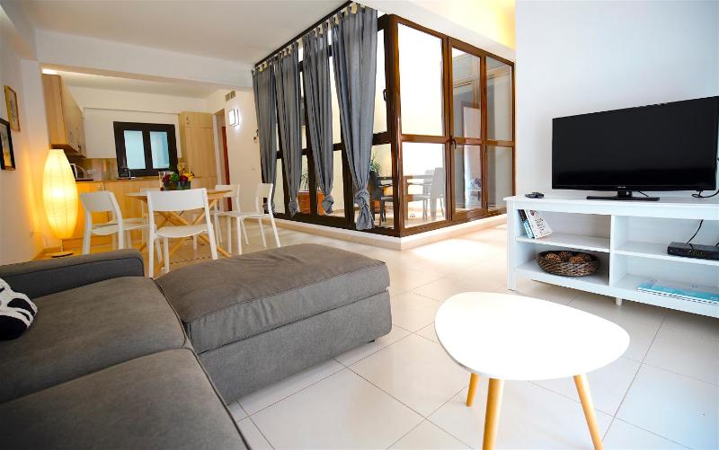 Three-Bedroom Apartment B image 3