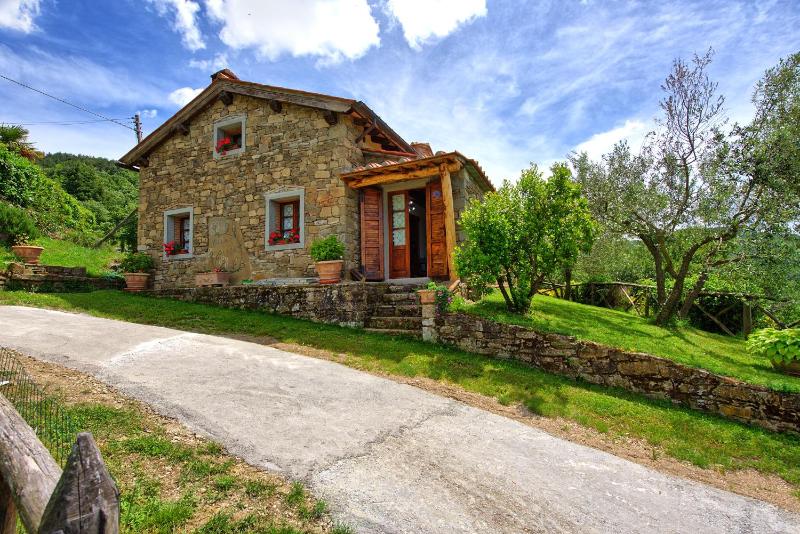 Three-Bedroom House image 4