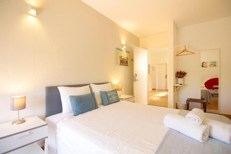 Double Room with Shared Bathroom image 3