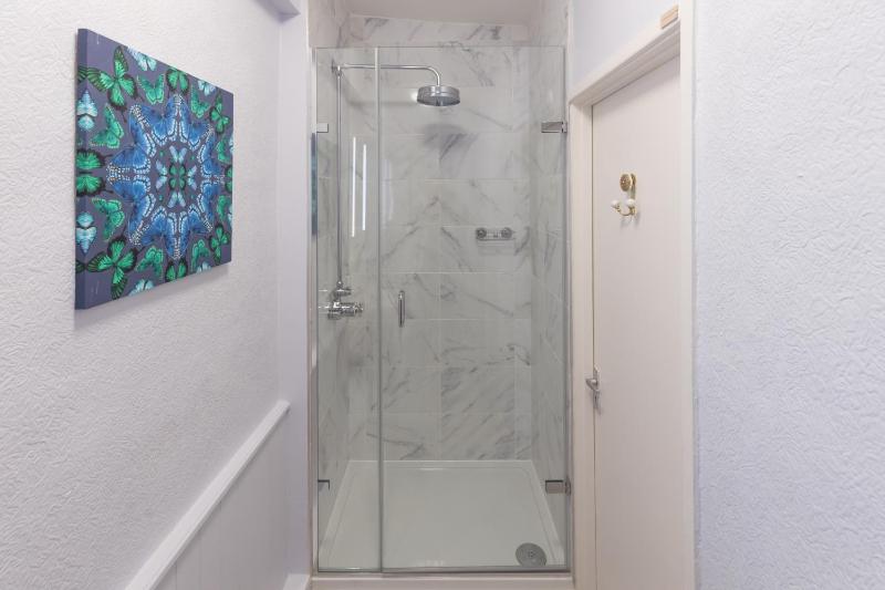Classic Single Room image 2