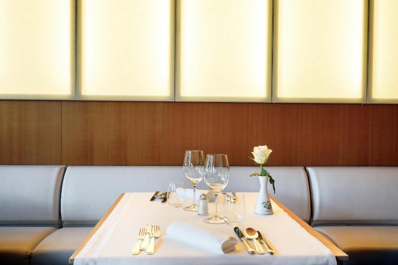 Hotel Savoy - image 8