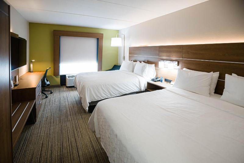 Standard Queen Room with Two Queen Beds