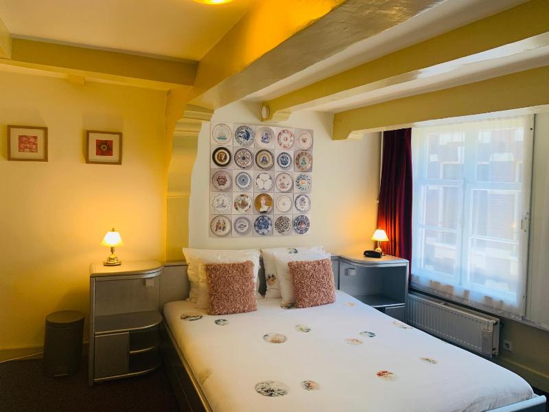 Amsterdam Central Guest House - image 4