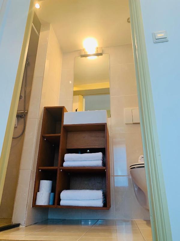 Amsterdam Central Guest House - image 9