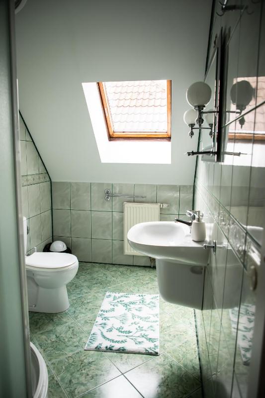 Classic Quadruple Room image 3