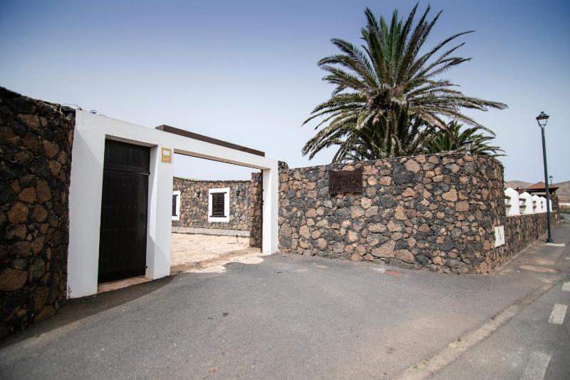Three-Bedroom Villa image 3