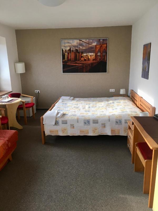 Double or Twin Room image 3