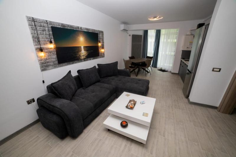 Apartment with Sea View image 2