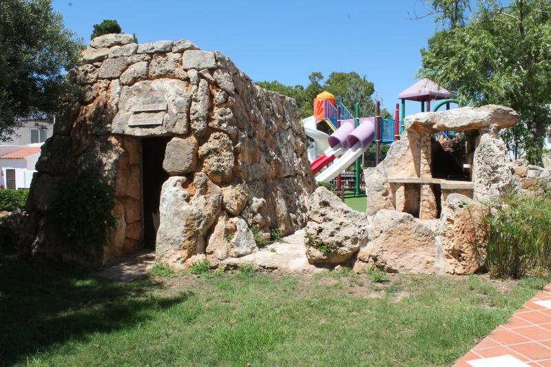Apartaments Talayot - image 32