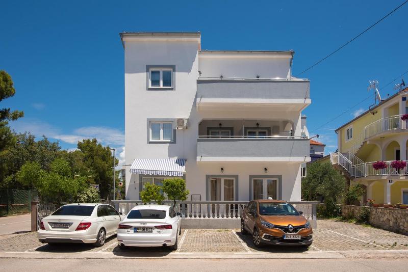 Apartments Lovrić - image 6