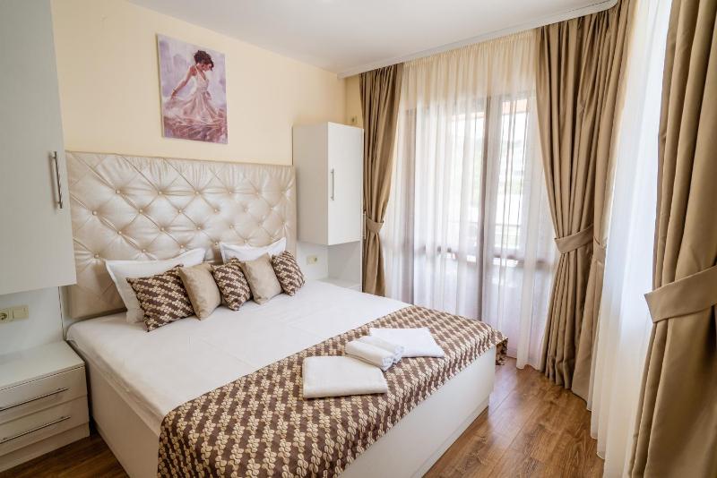 Park Apartment Emilin Images