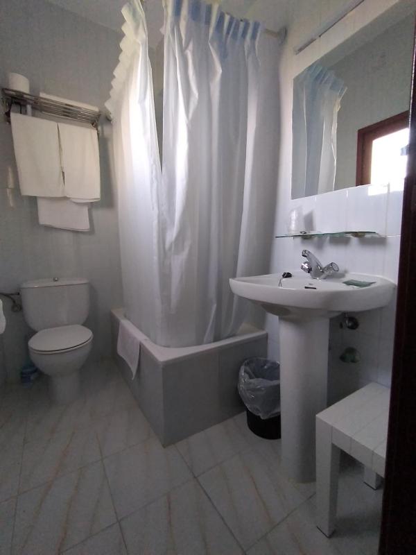 Economy Double or Twin Room image 3