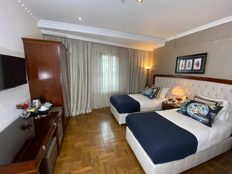 Four Doors Hotel - image 13