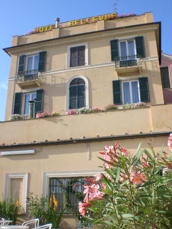 Hotel Bellevue - image 5