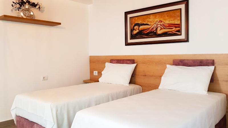 Quadruple Room image 4