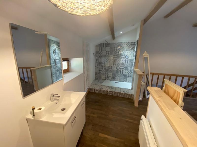 Three-Bedroom House image 2