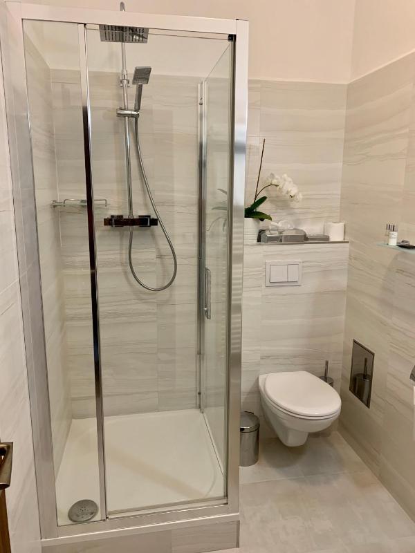 Superior Triple Room image 3