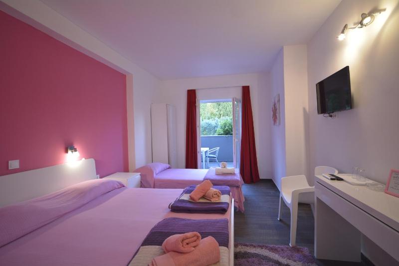 Triple Room image 3