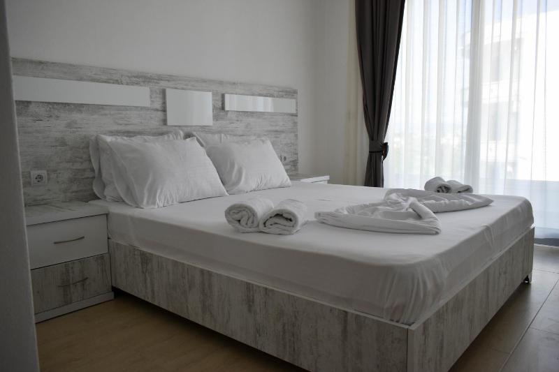 Superior Apartment image 2