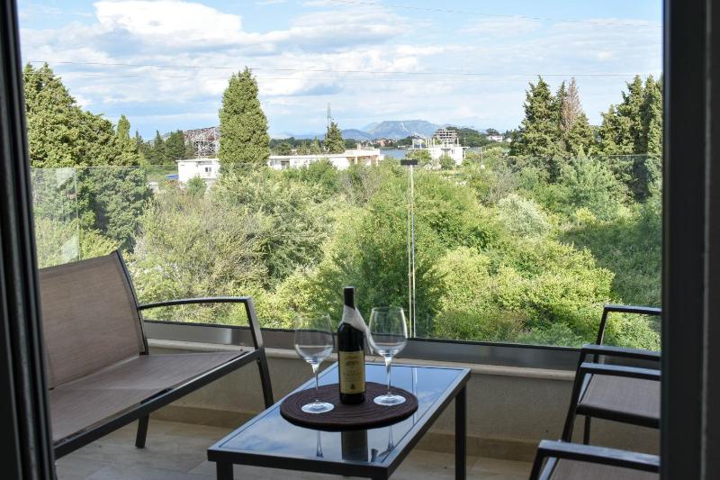 Deluxe Apartment image 2