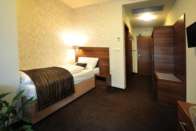 Comfort Double or Twin Room with Air-Conditioning - Annex image 3