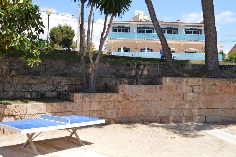One-Bedroom Apartment with Sea View image 4
