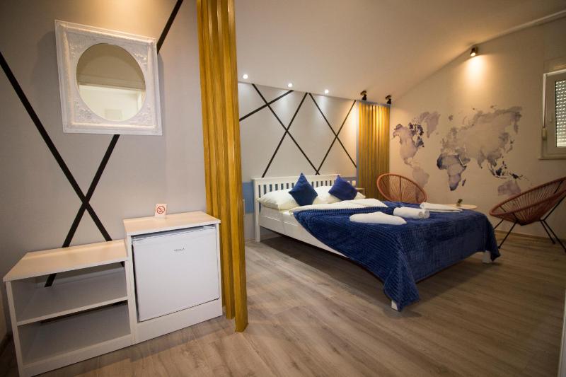 Double Room image 1