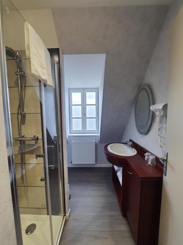 One-Bedroom Apartment image 3