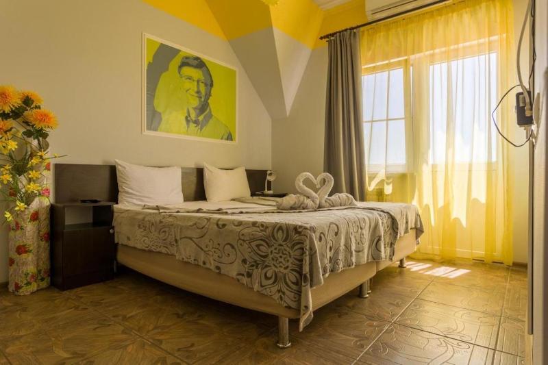 Double or Twin Room with Private Bathroom image 1