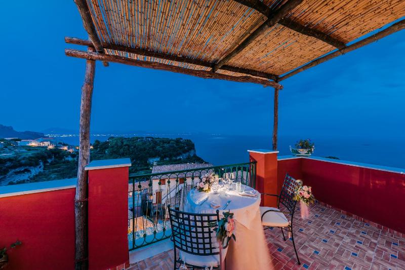 Romantic Suite with Terrace and Sea View image 2