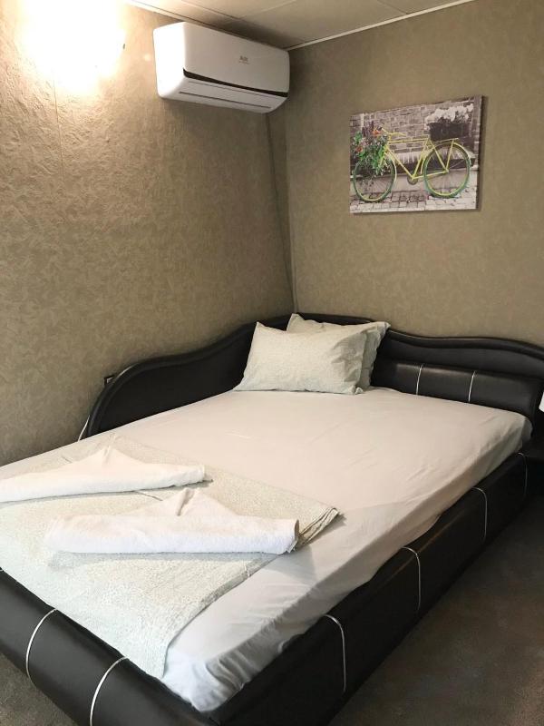 Double Room with Balcony image 4