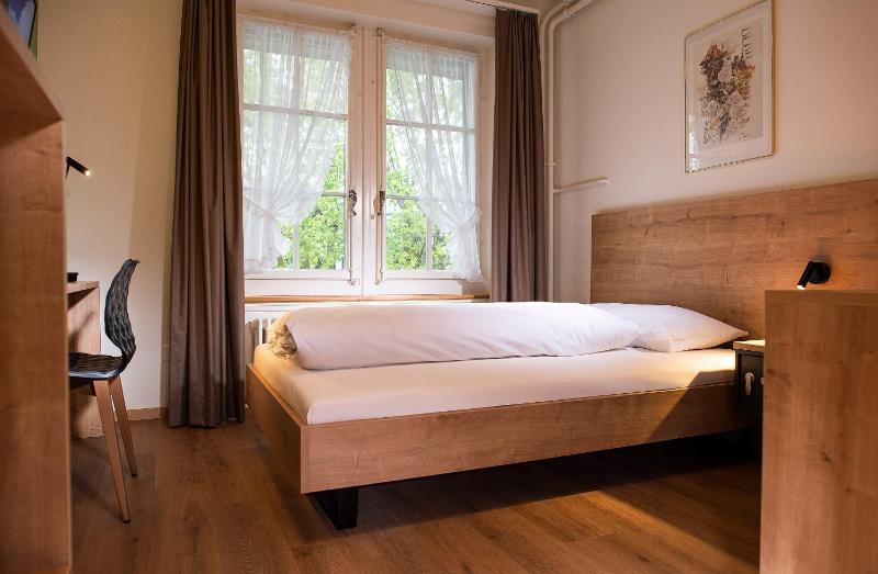 Single Room with Shared Bathroom image 1