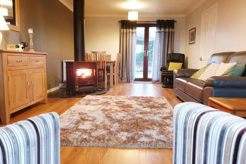 3 ISALLT ESTATE- 3 Bed BUNGALOW-SECURE GARDEN Images