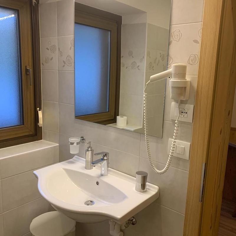 Single Room image 3