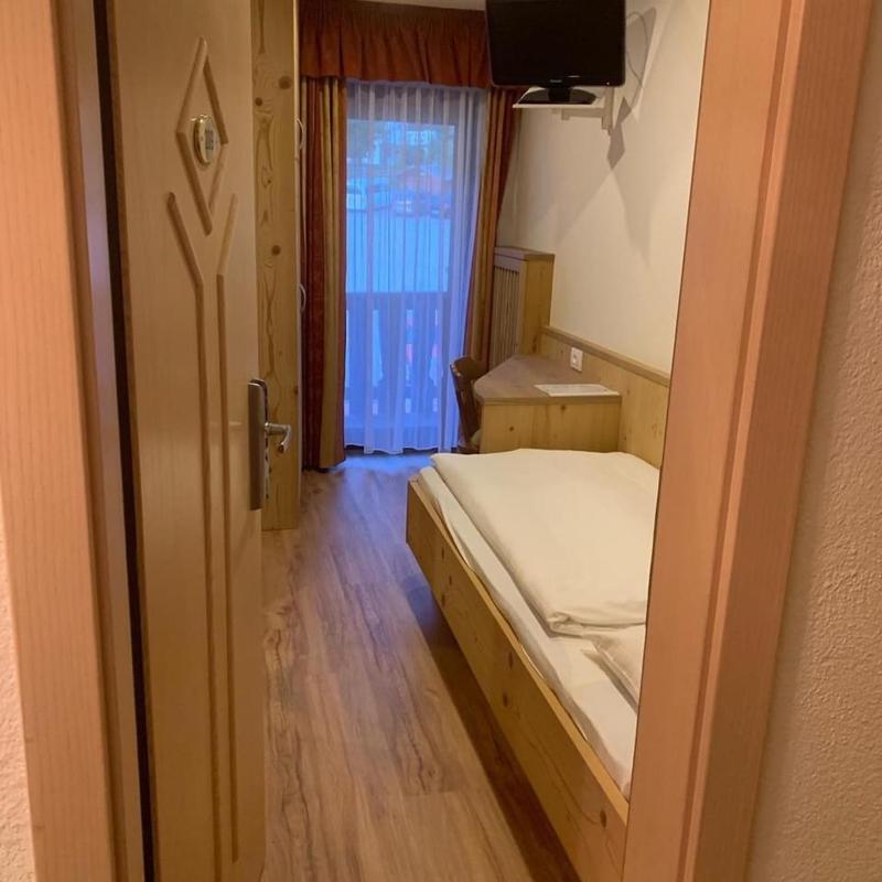 Single Room image 2