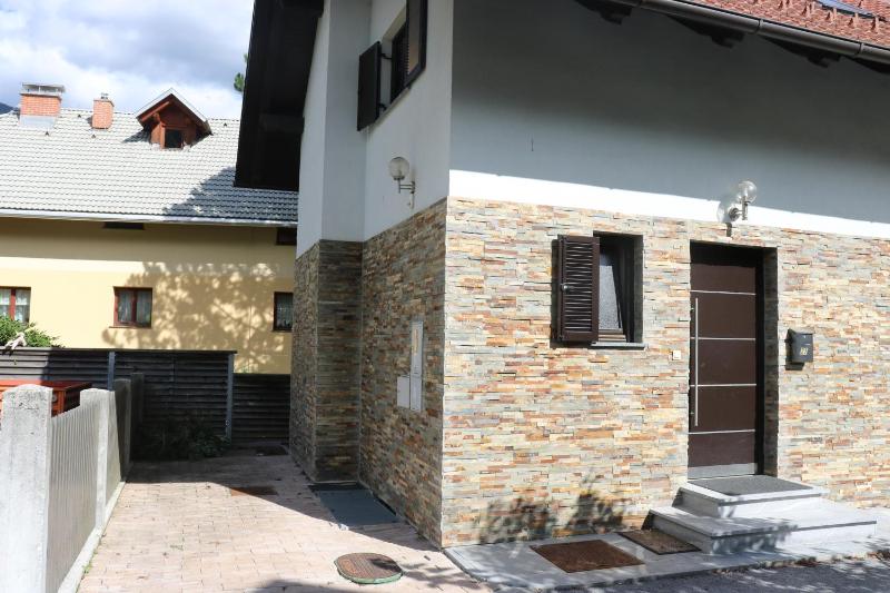 Three-Bedroom House image 1