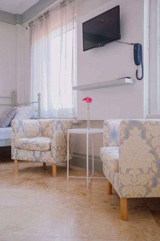 Superior Double Room image 3