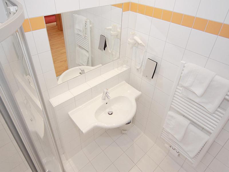 One-Bedroom Apartment image 3