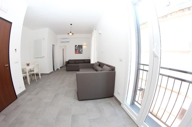 One-Bedroom Apartment image 4
