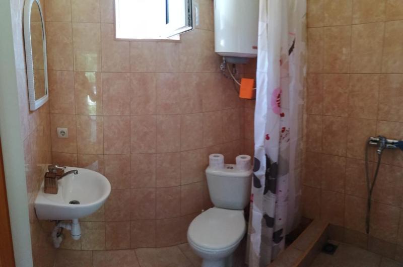 Comfort Triple Room with Shower image 1