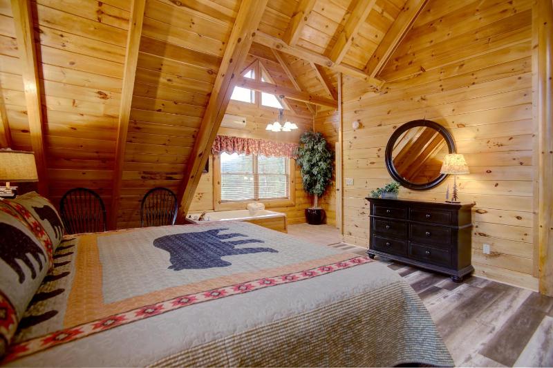 Belvedere Cabin with Private Hot Tub and Free Putt Putt Course - image 36