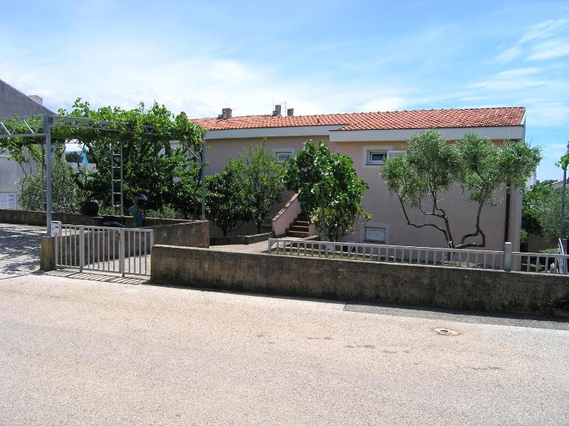 One-Bedroom Apartment with Terrace image 3