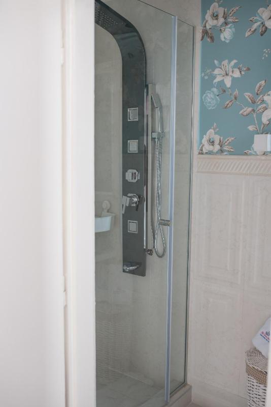 Old Town Square Apartment Novi Sad - image 4