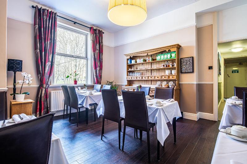 Fountains Guest House - Harrogate Stays with FREE PARKING - image 23