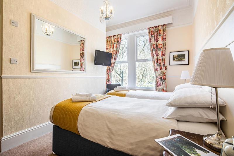 Fountains Guest House - Harrogate Stays with FREE PARKING - image 7