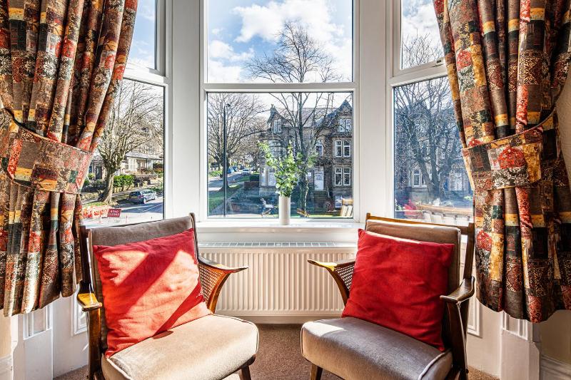 Fountains Guest House - Harrogate Stays with FREE PARKING - image 31